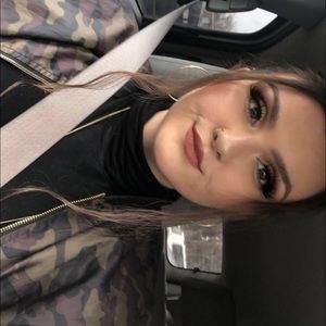 Meet your Posher, Andreana